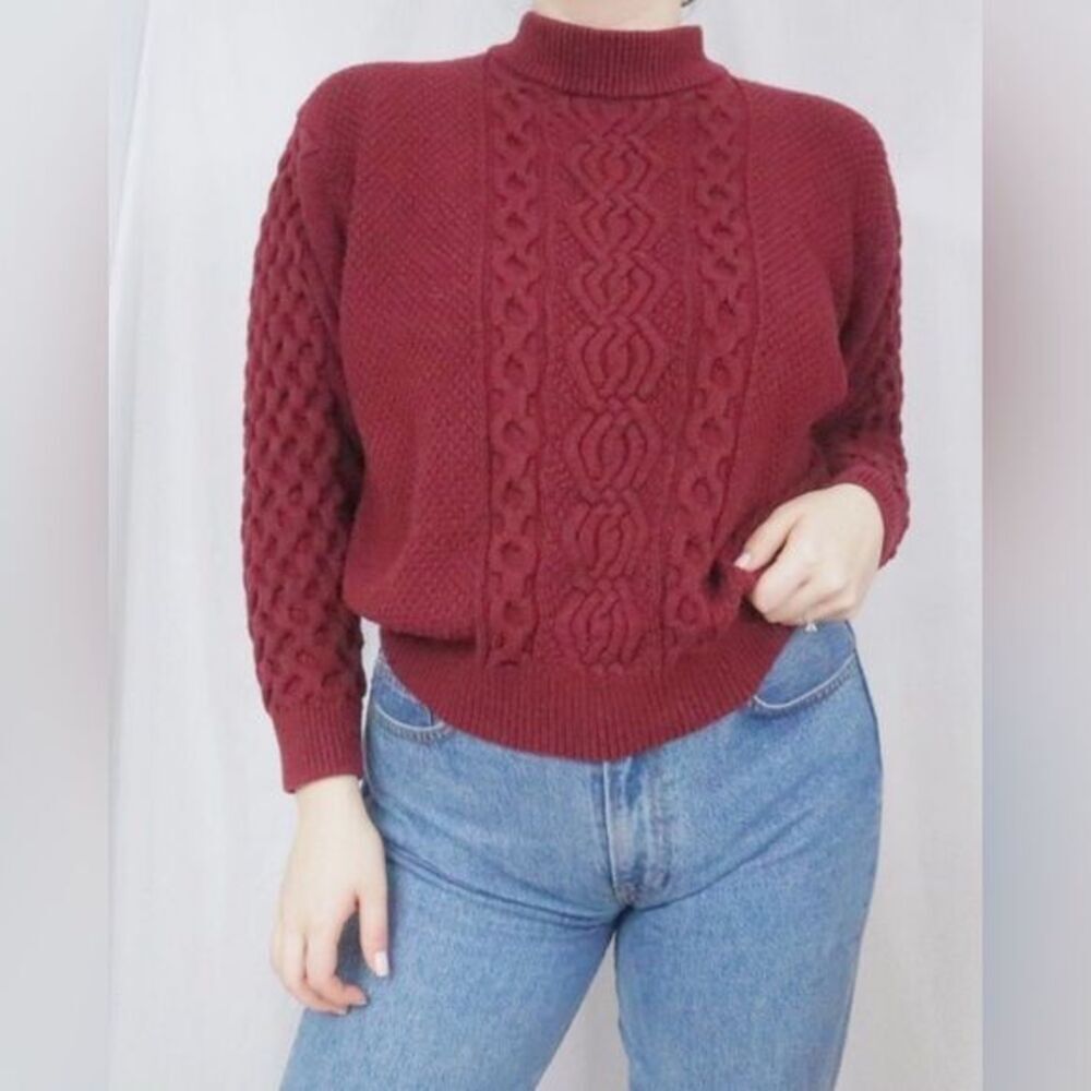 EUC Urban Outfitters Women’s Oversized Cable Knit Cranberry Sweater - Size S